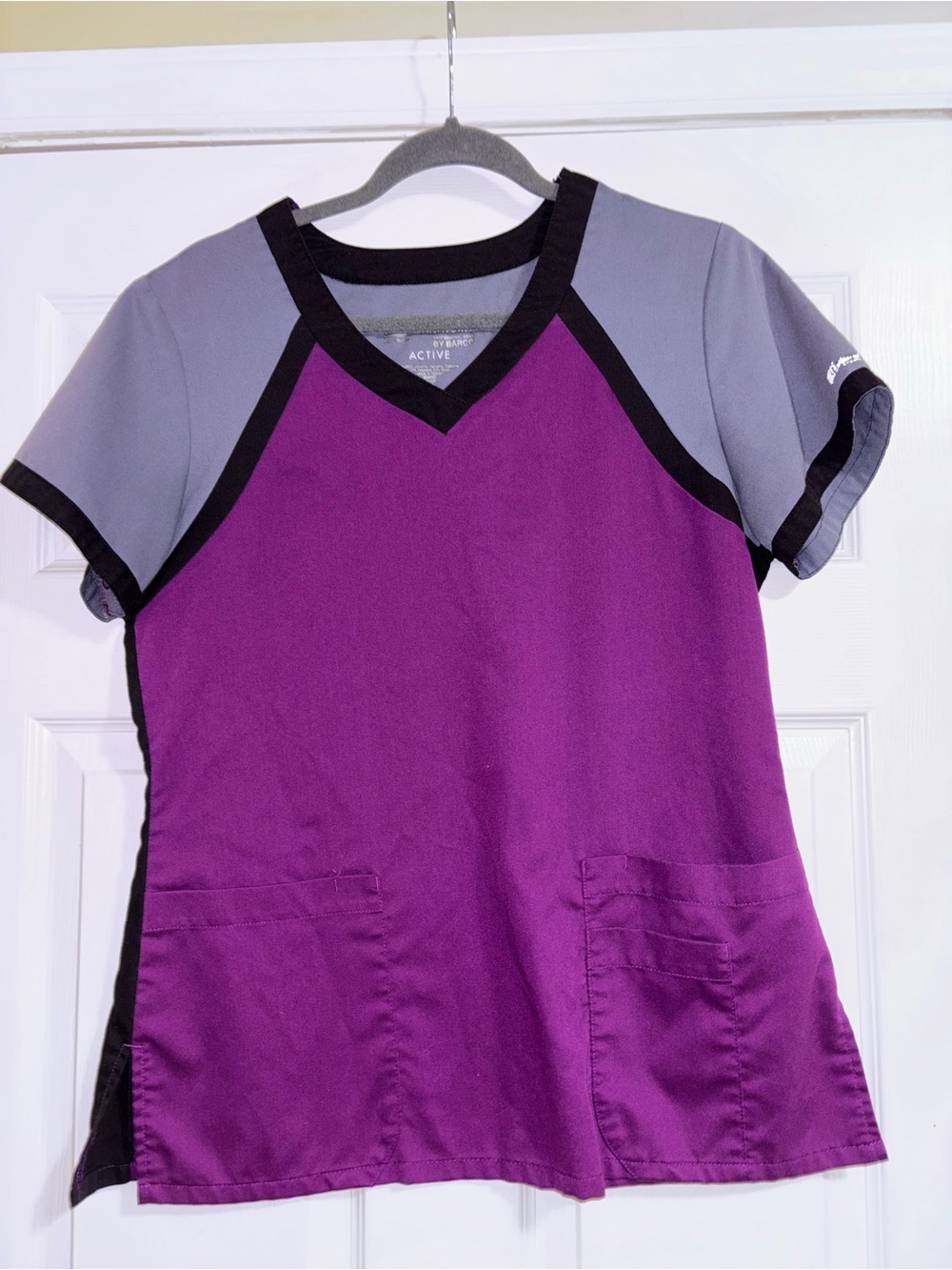 Grey’s Anatomy Active Scrub Top Size Medium